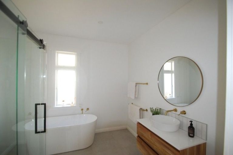 Photo of property in 202 The Parade, Island Bay, Wellington, 6023