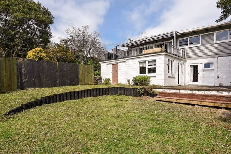 Photo of property in 217 Golf Road, Titirangi, Auckland, 0604