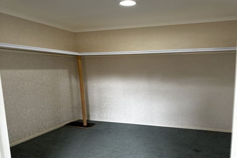 Photo of property in 1/47 Carnoustie Drive, Wattle Downs, Auckland, 2103