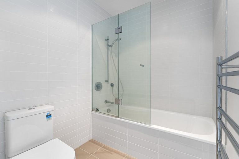 Photo of property in Sentinel Apartments, 2201/3 Northcroft Street, Takapuna, Auckland, 0622