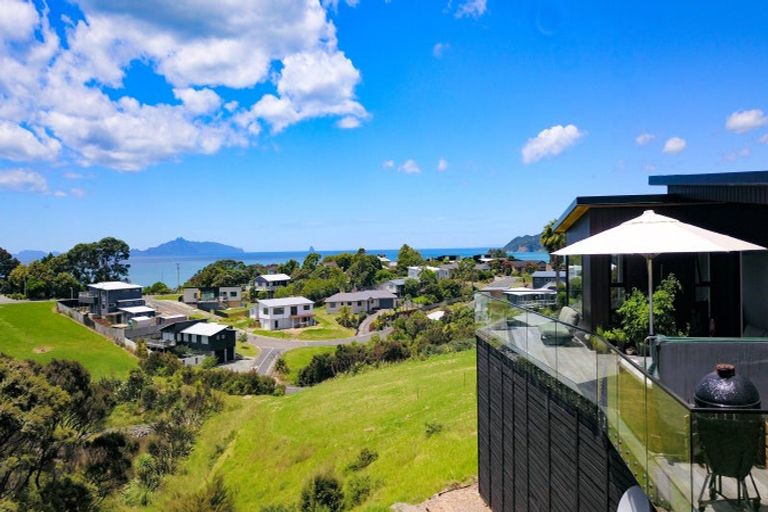 Photo of property in 13 Starlight Place, Langs Beach, 0582