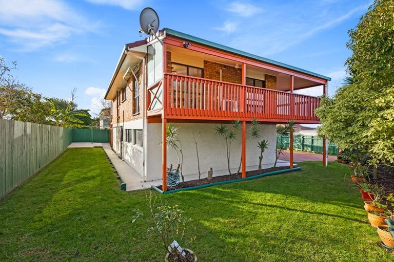 Photo of property in 1/45 Pakira Avenue, Glendene, Auckland, 0602