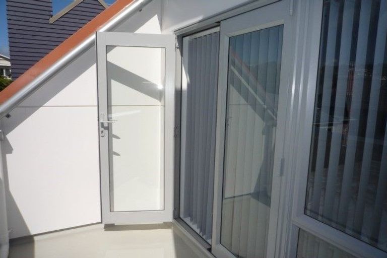 Photo of property in 4/12 Agra Crescent, Khandallah, Wellington, 6035