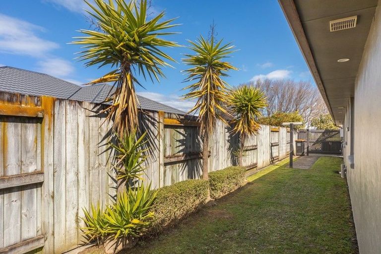 Photo of property in 44 Roberts Line, Kelvin Grove, Palmerston North, 4414