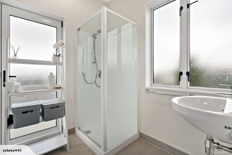 Photo of property in 2 Saddleback Crescent, Papakura, 2110