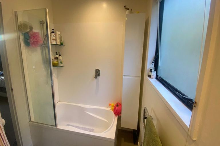 Photo of property in 16b Trinidad Crescent, Grenada Village, Wellington, 6037