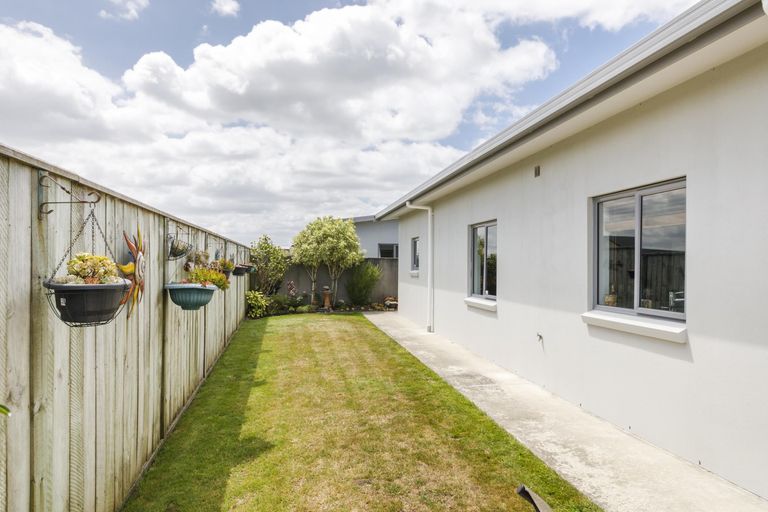 Photo of property in 23a Rosalie Terrace, Kelvin Grove, Palmerston North, 4414