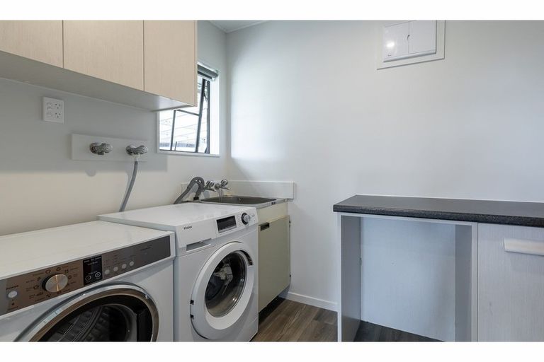 Photo of property in 7 Imperial Place, Henderson, Auckland, 0612