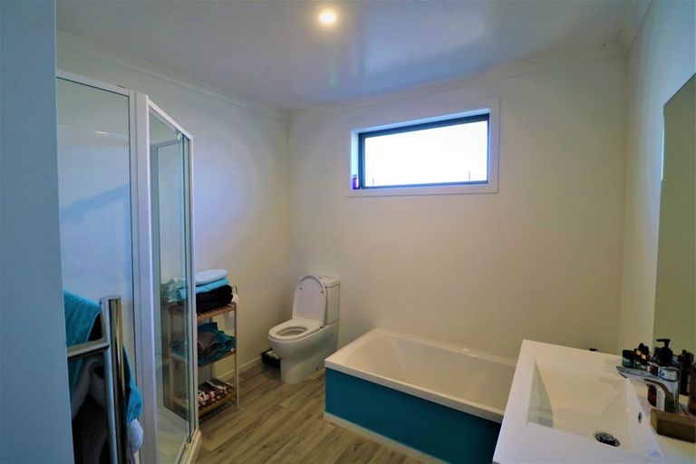 Photo of property in 37 Sherwin Avenue, Albert Town, Wanaka, 9305