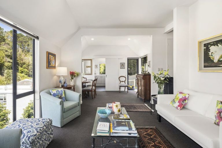 Photo of property in 18 Patanga Crescent, Thorndon, Wellington, 6011