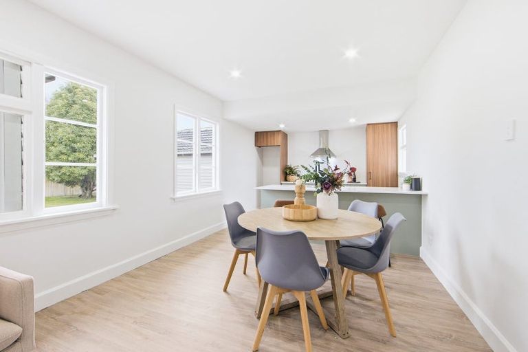Photo of property in 193 Main North Road, Redwood, Christchurch, 8051