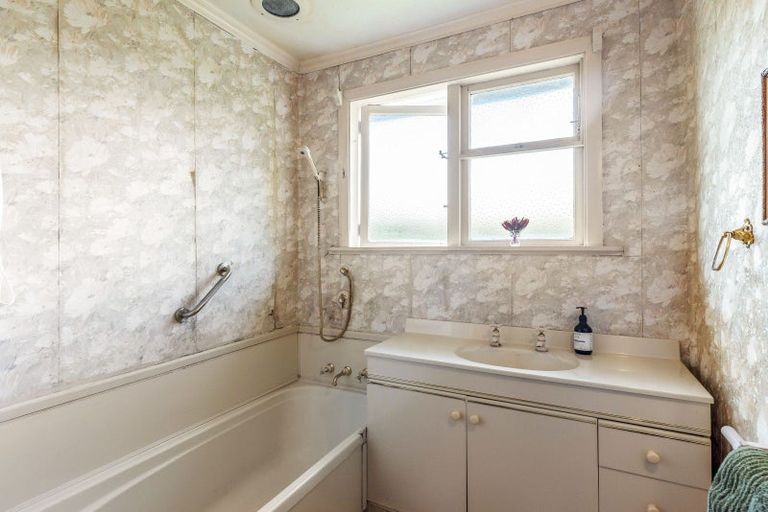 Photo of property in 138 Arawhata Road, Paraparaumu, 5032