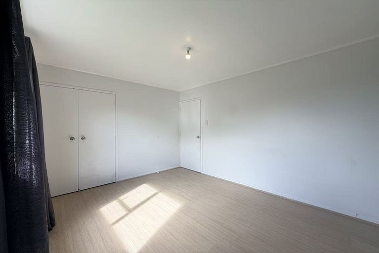 Photo of property in 10 Celeste Place, Totara Vale, Auckland, 0627