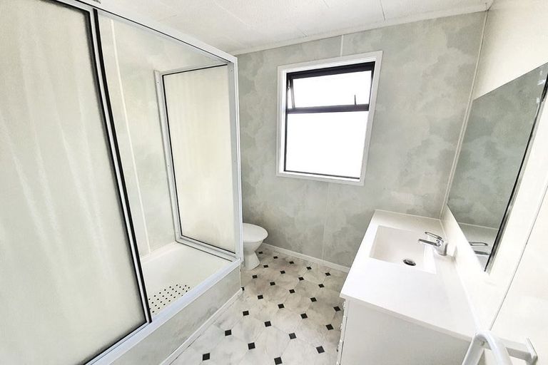 Photo of property in 109 Rathgar Road, Henderson, Auckland, 0610