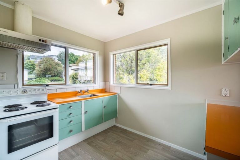 Photo of property in 2/40a Blakeborough Drive, Forrest Hill, Auckland, 0620