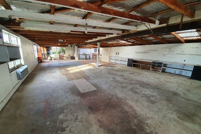 Photo of property in 60 Timaru Road, Waimate, 7924