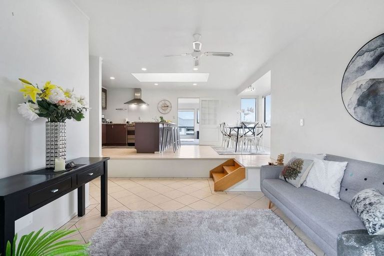 Photo of property in 8 Brixton Road, Manly, Whangaparaoa, 0930