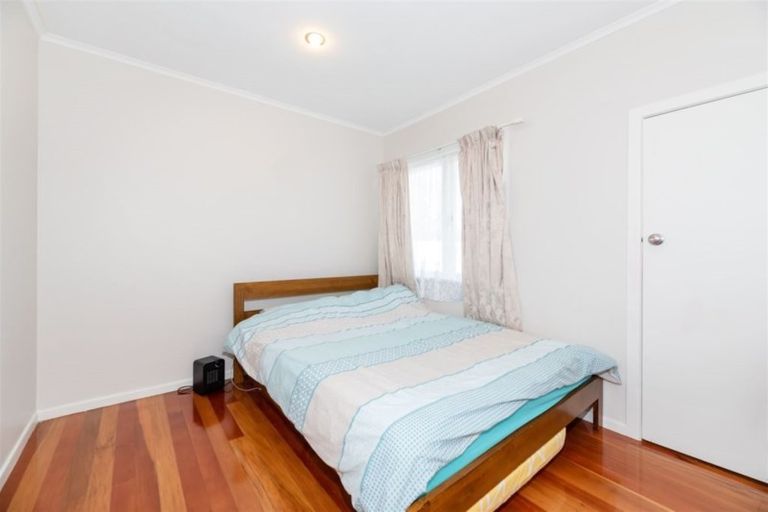 Photo of property in 9 Stephen Avenue, Henderson, Auckland, 0610