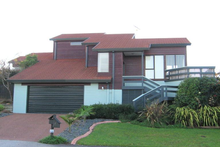 Photo of property in 3 Glucina Avenue, West Harbour, Auckland, 0618