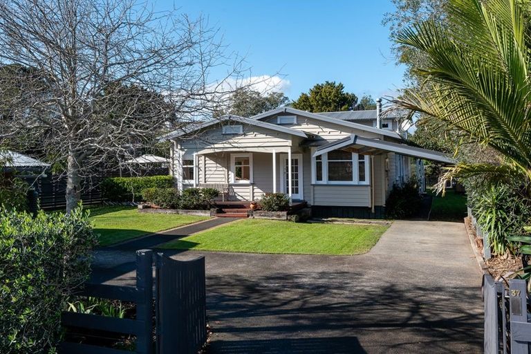 Photo of property in 37 North Road, Clevedon, Papakura, 2582