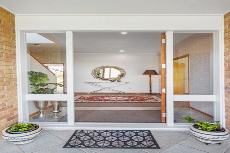 Photo of property in 30 Clifton Road, Whitford, Howick, 2571