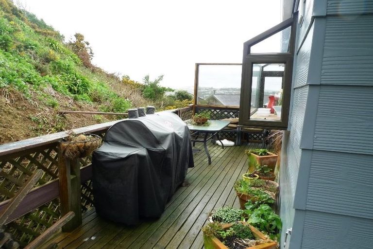 Photo of property in 31b Fitzpatrick Street, Newlands, Wellington, 6037