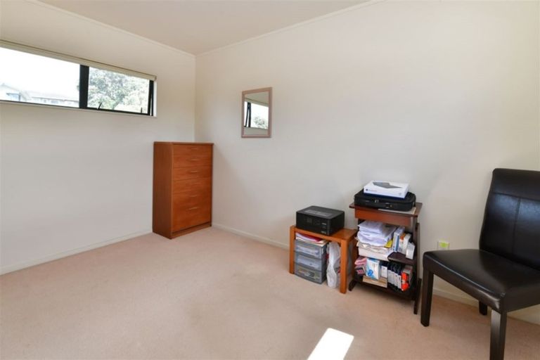 Photo of property in 2/12 Sundown Avenue, Manly, Whangaparaoa, 0930