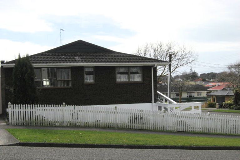 Photo of property in 25 Churchill Street, Levin, 5510