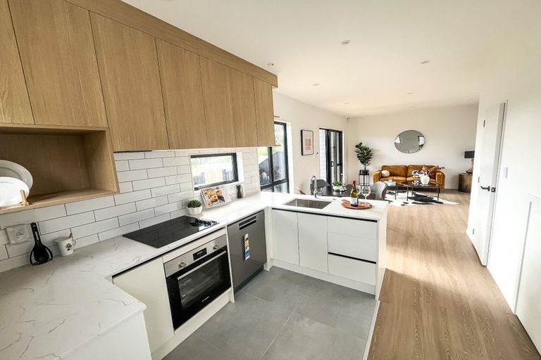 Photo of property in 11/20 Seabrook Avenue, New Lynn, Auckland, 0600