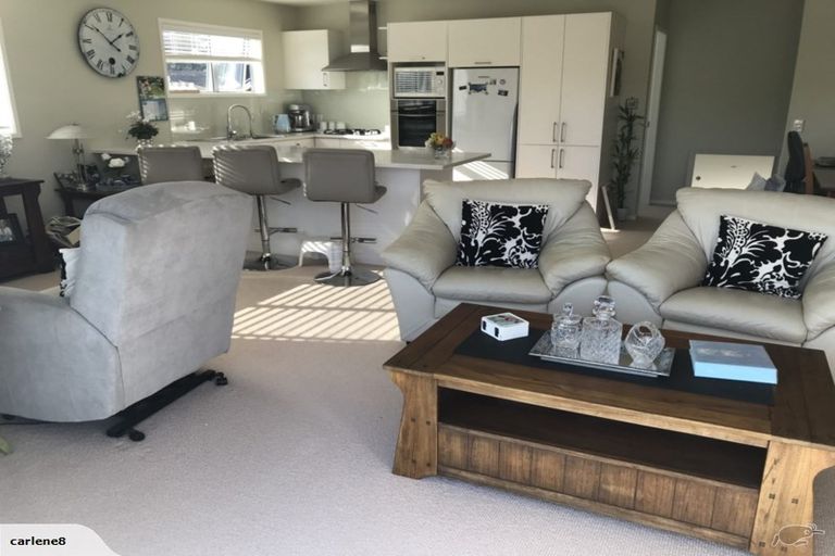 Photo of property in 4 Marina View, Paremata, Porirua, 5026