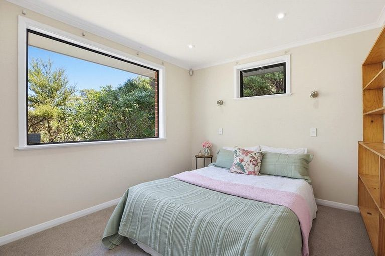 Photo of property in 94 Mana View Road, Paremata, Porirua, 5026