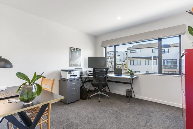 Photo of property in 14 Moki Place, Long Bay, Auckland, 0630