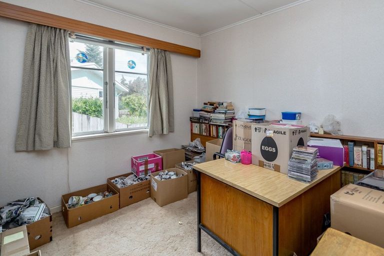 Photo of property in 16 Oxford Street, Lansdowne, Masterton, 5810