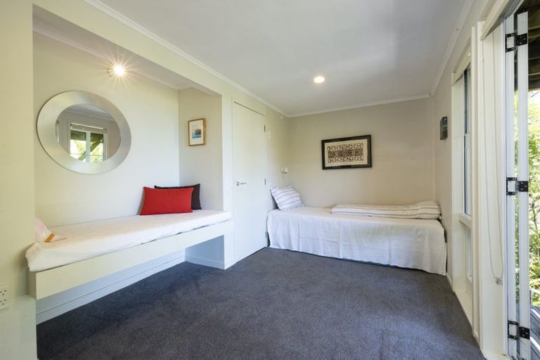 Photo of property in 61 Garden Road, Piha, 0772