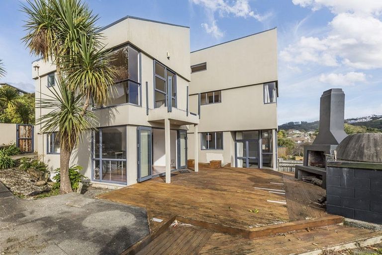 Photo of property in 28 Sailmaker Close, Whitby, Porirua, 5024
