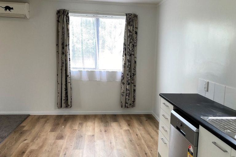 Photo of property in 33 Crawshaw Drive, Nawton, Hamilton, 3200