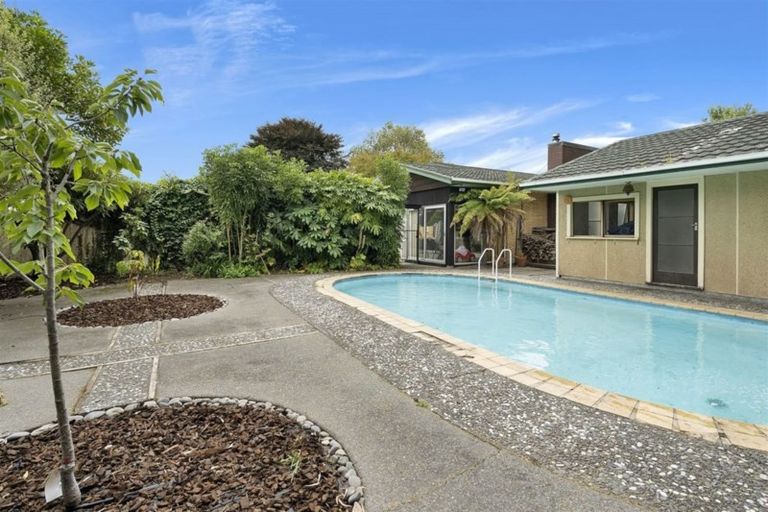 Photo of property in 314 Yaldhurst Road, Avonhead, Christchurch, 8042
