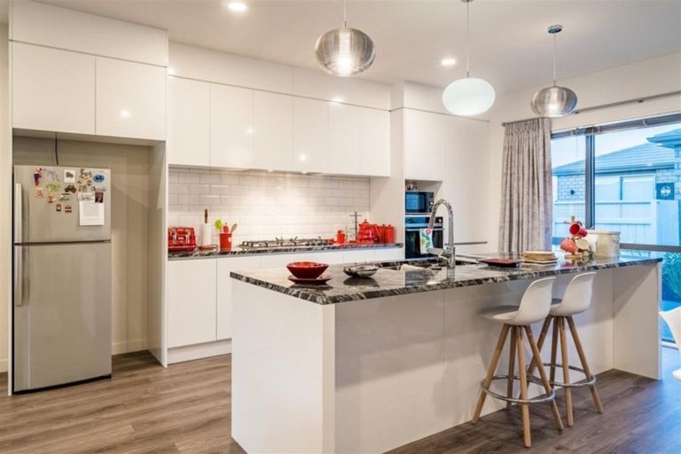 Photo of property in 29 Resolution Drive, Gulf Harbour, Whangaparaoa, 0930