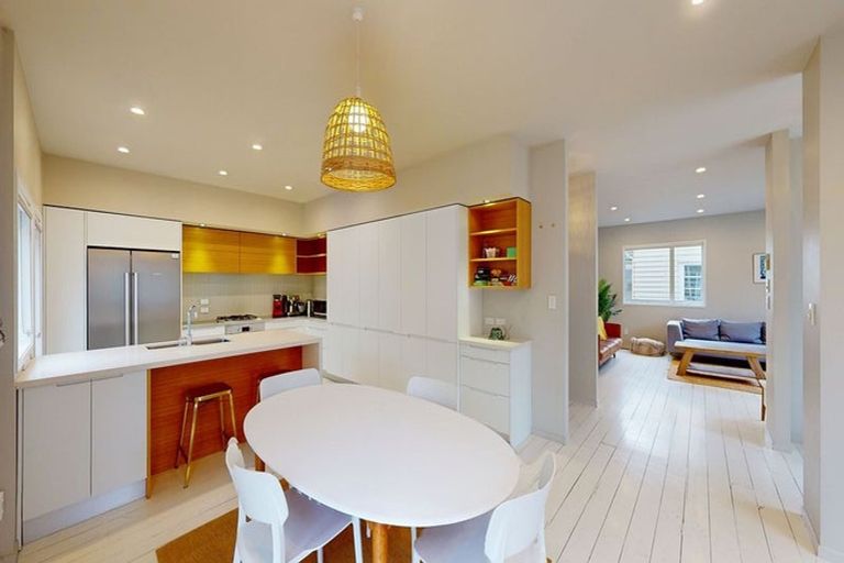 Photo of property in 143 Derwent Street, Island Bay, Wellington, 6023