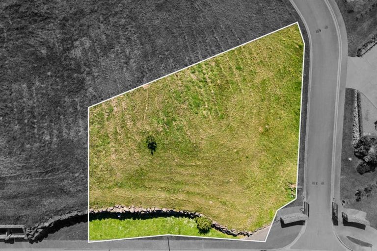 Photo of property in 1 Kaioruru Lane, Charteris Bay, Governors Bay, 8971