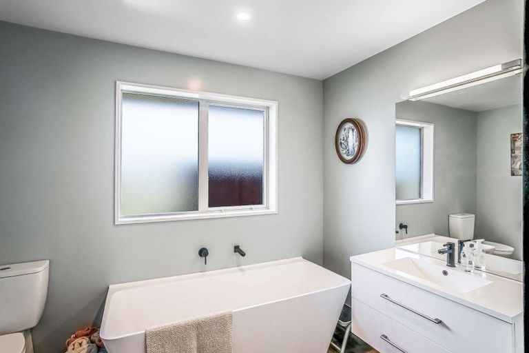 Photo of property in 5 Fantail Avenue, Amberley, 7410