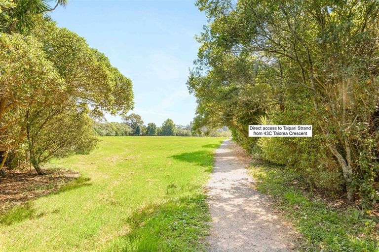 Photo of property in 43c Taioma Crescent, Te Atatu Peninsula, Auckland, 0610