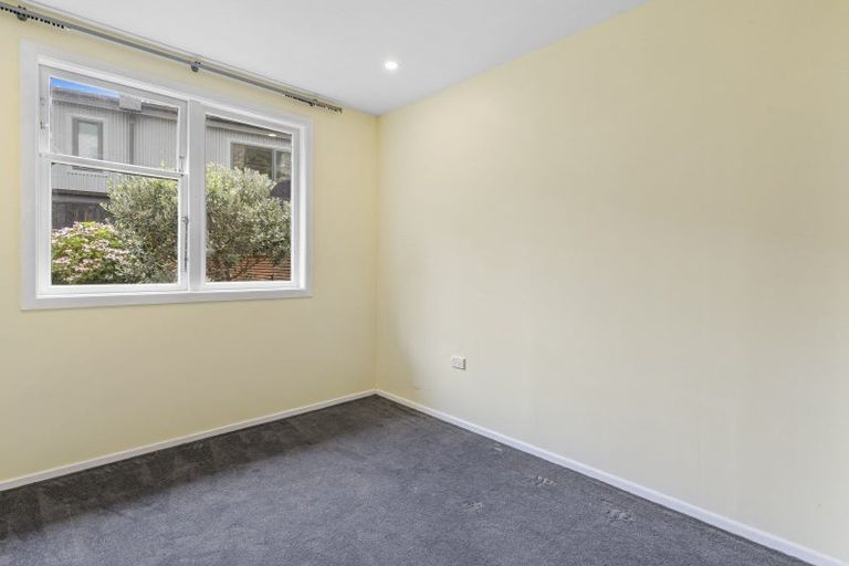 Photo of property in 20b Kellsmere Crescent, Island Bay, Wellington, 6023