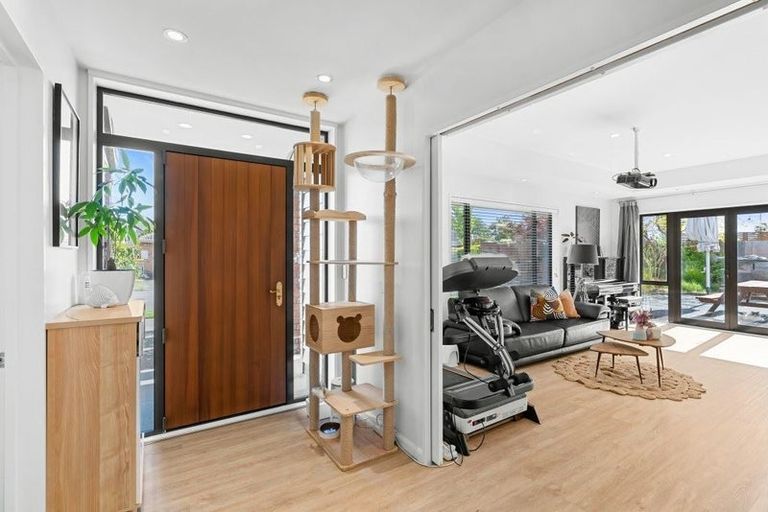 Photo of property in 2 Burbank Drive, Aidanfield, Christchurch, 8025