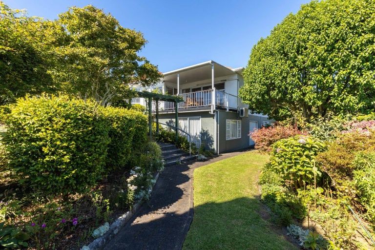 Photo of property in 32 Queens Road, Glen Avon, New Plymouth, 4312