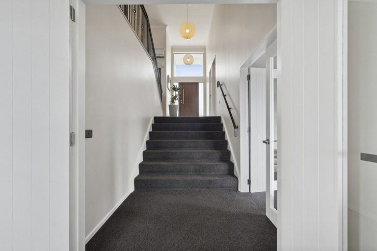 Photo of property in 81 Endeavour Drive, Whitby, Porirua, 5024