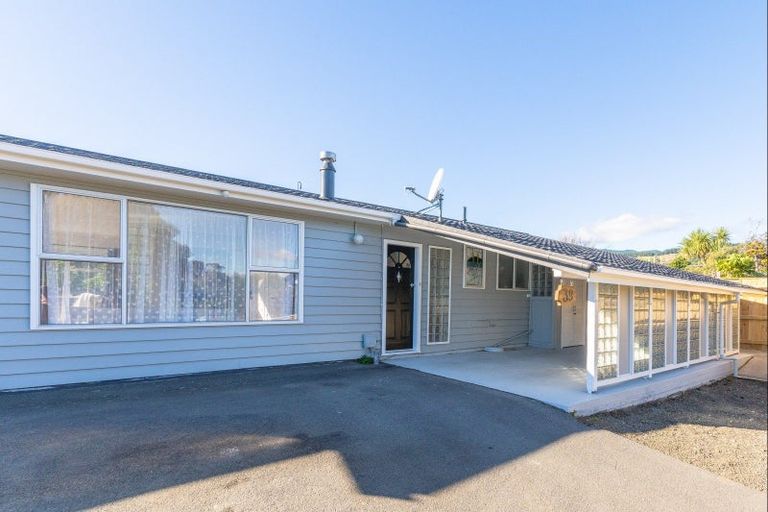 Photo of property in 39 Poplar Avenue, Raumati South, Paraparaumu, 5032