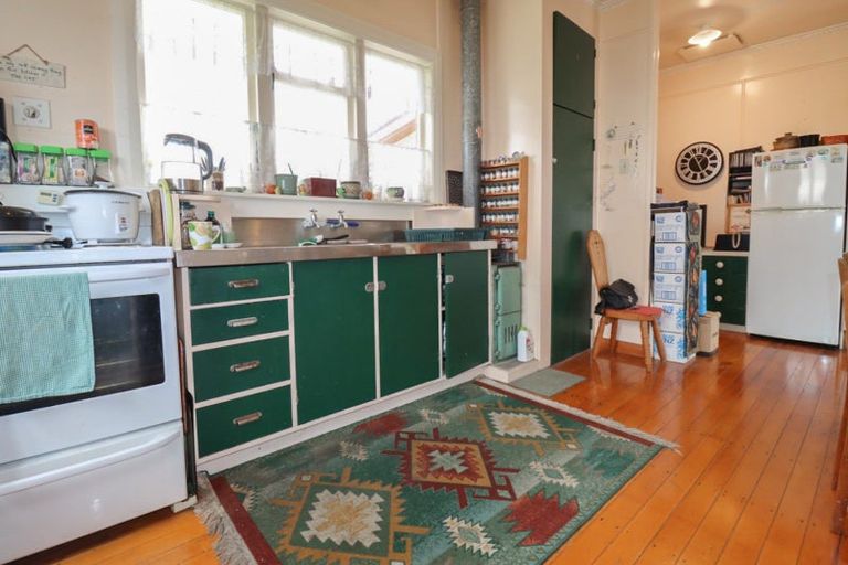 Photo of property in 3 Victoria Avenue, Dannevirke, 4930