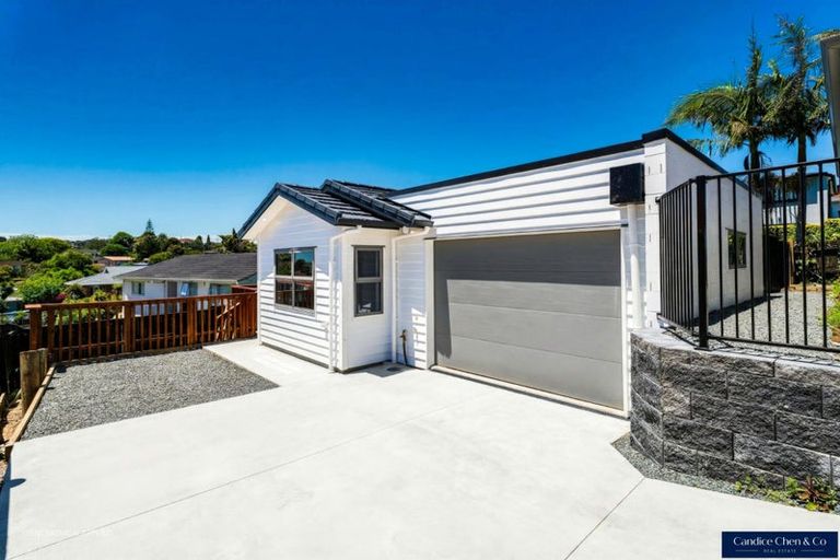 Photo of property in 74b Awaroa Road, Sunnyvale, Auckland, 0612