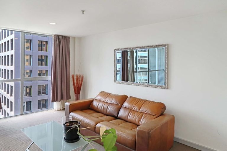 Photo of property in Terrace Heights Apartments, 2/163p The Terrace, Wellington Central, Wellington, 6011
